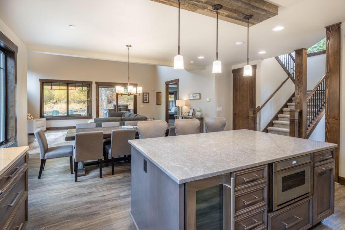 Suncadia 4 Bdrm Home Beautiful Floor To Ceiling Fireplace Кли Елъм Екстериор снимка