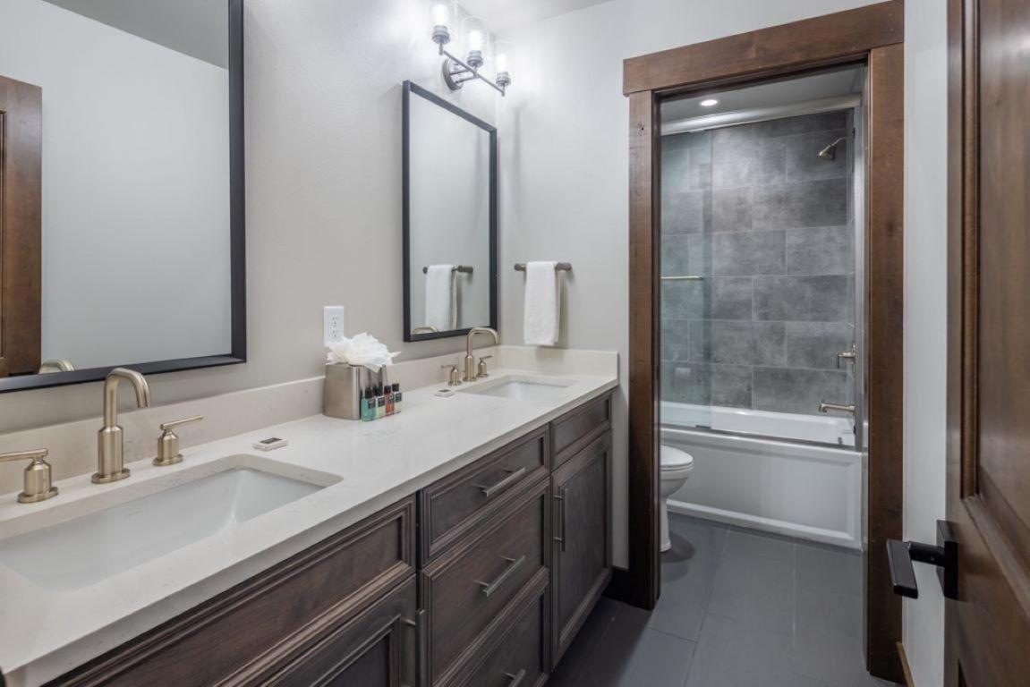 Suncadia 4 Bdrm Home Beautiful Floor To Ceiling Fireplace Кли Елъм Екстериор снимка